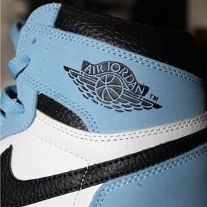 Air Jordan 1 Retro High OG - University Blue
